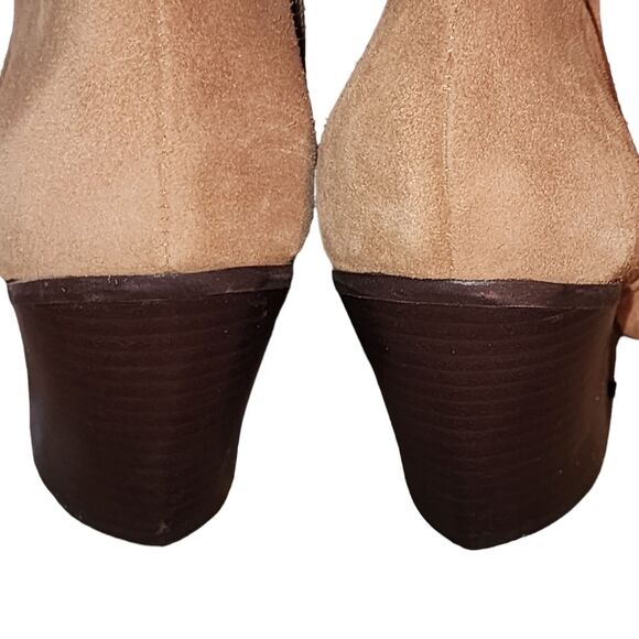Vince Camuto NWOT Nerlinji Light Cognac Brown Suede Ankle Booties Size 9.5 - Picture 5 of 12